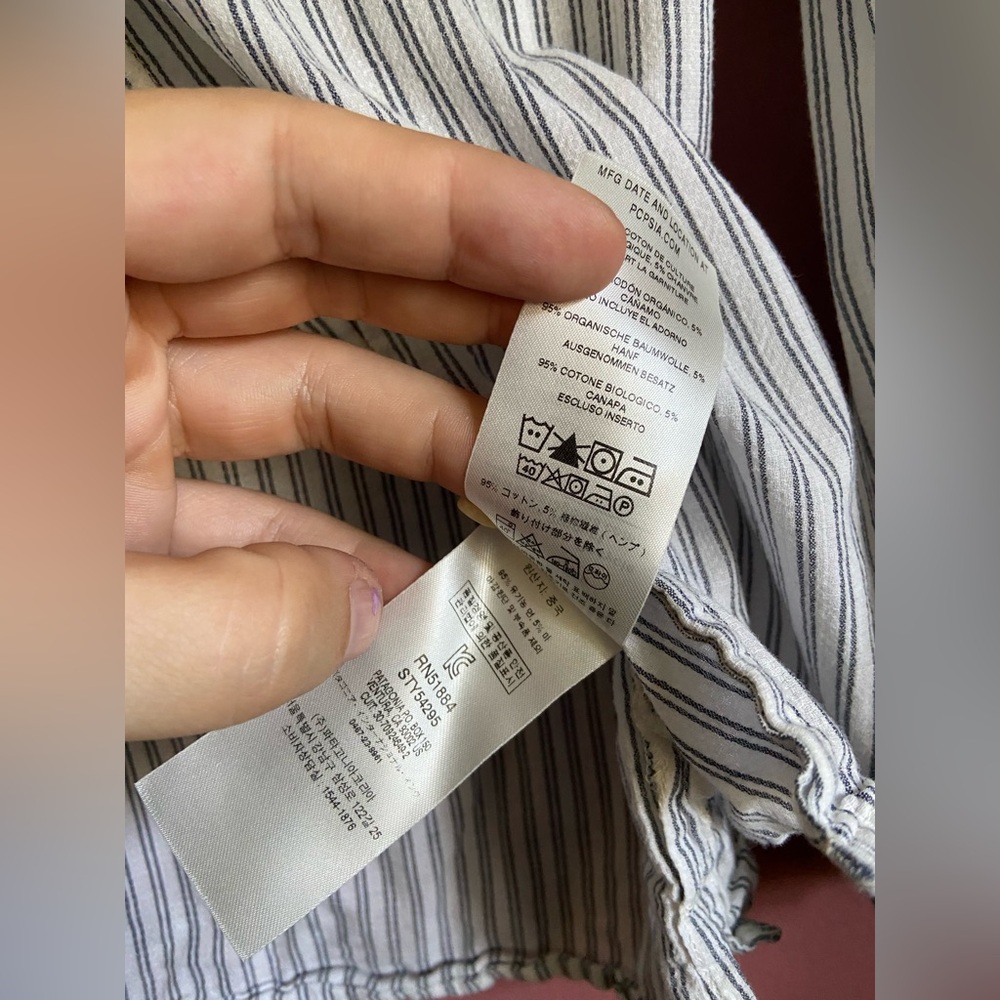 Patagonia Women's Blue and White Striped Button-Down Shirt - Picture 7 of 10